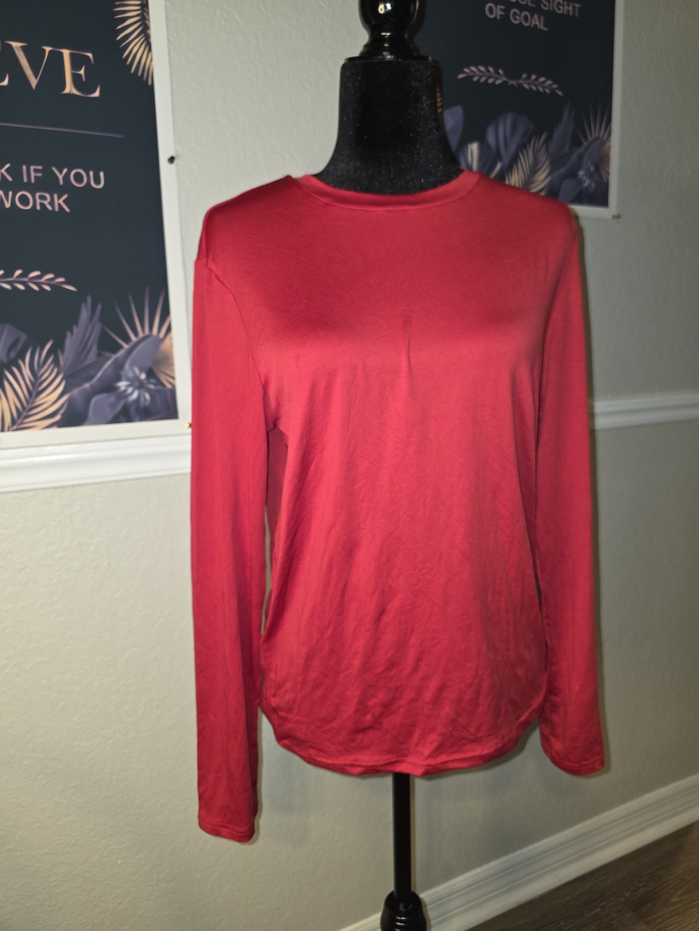 Women's Long-Sleeve Crewneck Top in Red